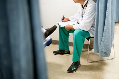 Embauche record | Les sirènes du Nouveau-Brunswick ont attiré 11 médecins québécois