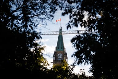 Les organismes LGBTQ+ exhortent Ottawa à prolonger le plan qui arrive à échéance