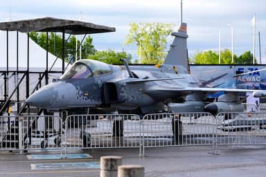 Possible contrat avec Ottawa | Saab construirait ses avions de chasse au Québec