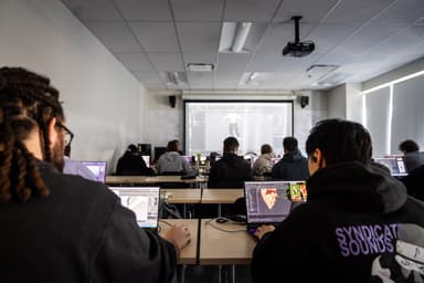 Accès à l’emploi | Des millions pour aider les jeunes diplômés