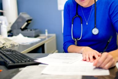 Québec poursuivi pour son Carnet santé