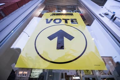 48 candidats à l’élection partielle | Élections Canada modifie la manière de voter à Terrebonne