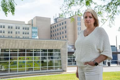 Manque de services en Outaouais | Trois heures de route pour voir un chirurgien plastique