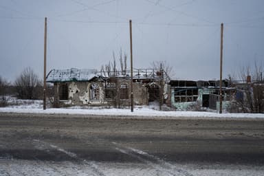 La Presse en Ukraine | Izioum vit sous les filets et la menace constante des drones russes