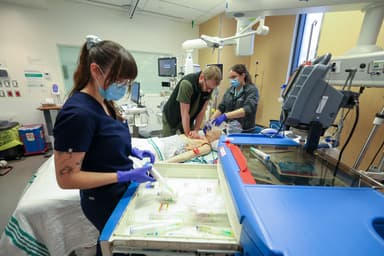 Abolition de Santé Québec | L’engagement du PQ divise les syndicats et les experts