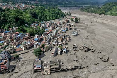 Frontière du Népal et du Tibet | Une crue fait au moins 165 morts et plus d’un millier de disparus, dont 24 Canadiens