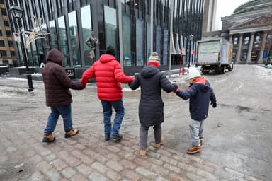 Au Québec | Verglas, neige et vents violents ont balayé la province, lundi
