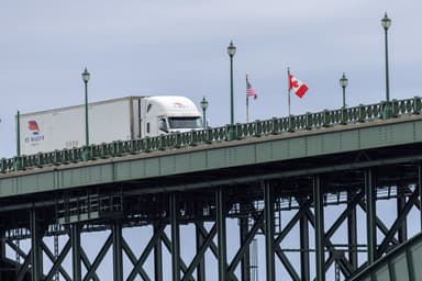 Un syndicat lance une mise en garde après des compressions chez Transports Canada
