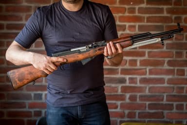 Fusillade dans Côte-des-Neiges | PolySeSouvient réclame l’interdiction de l’arme qu’aurait utilisée le tireur