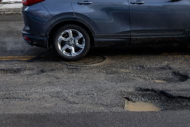 Colmatage de nids-de-poule | De nouvelles exigences de la Ville ont disqualifié le seul soumissionnaire