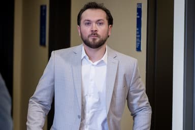 Agent de la SQ accusé d’agression sexuelle | La plaignante n’était plus soûle et lui a fait des « avances », se défend le policier