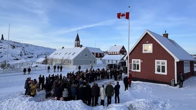 Le drapeau du Canada hissé au Groenland