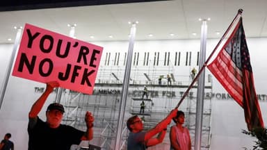 Un juge maintient sa décision de retrait du nom de Trump du Kennedy Center