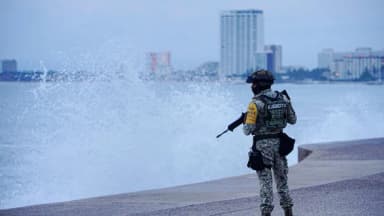 L’ouragan Simon s’abat sur la côte pacifique du Mexique