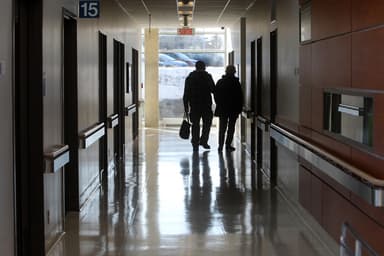 Cancer du sein | Les délais « scrutés à la loupe », assure Santé Québec