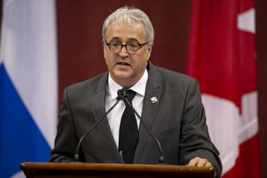 Élections provinciales 2026 | L’ex-ministre caquiste Pierre Dufour se rallie au PLQ