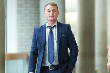 Coupable de négligence criminelle | Un apprenti pilote téméraire voulait « faire un show », mais s’écrase près d’une foule