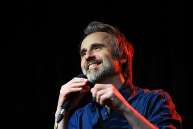 Et jusqu’à la fin la beauté | Un nouveau spectacle pour Louis-José Houde
