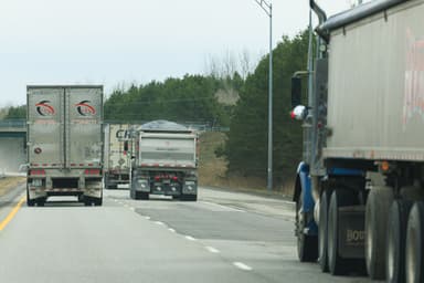 Industrie du camionnage | De nombreuses lacunes révélées en Ontario