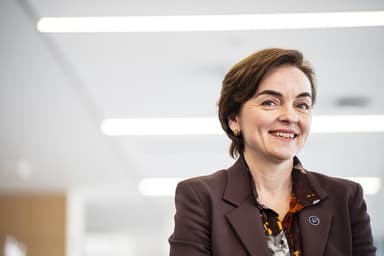 Mission à Paris | Christine Fréchette va rencontrer Emmanuel Macron lundi